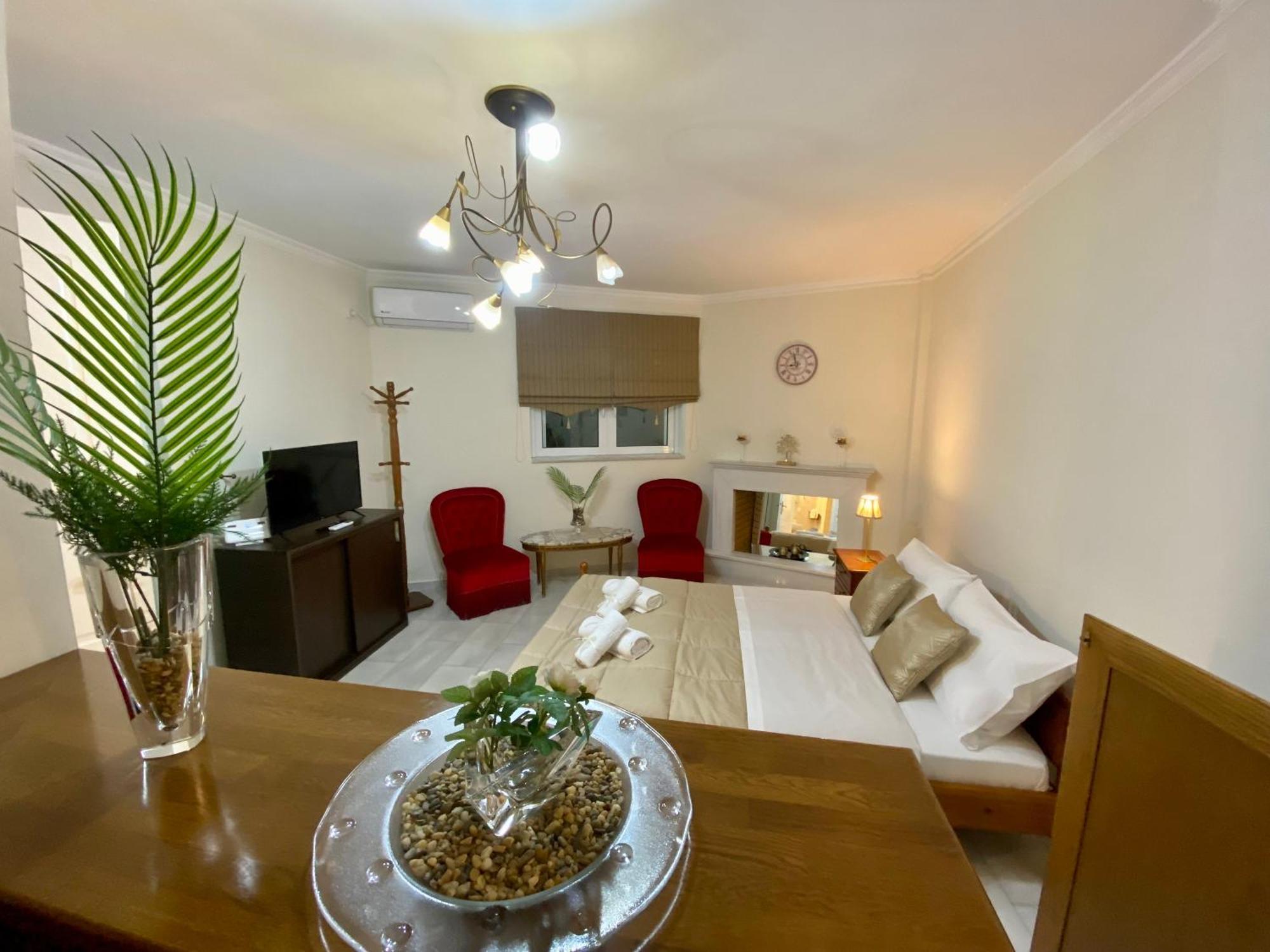 Nikos Apartment สปาตา ภายนอก รูปภาพ