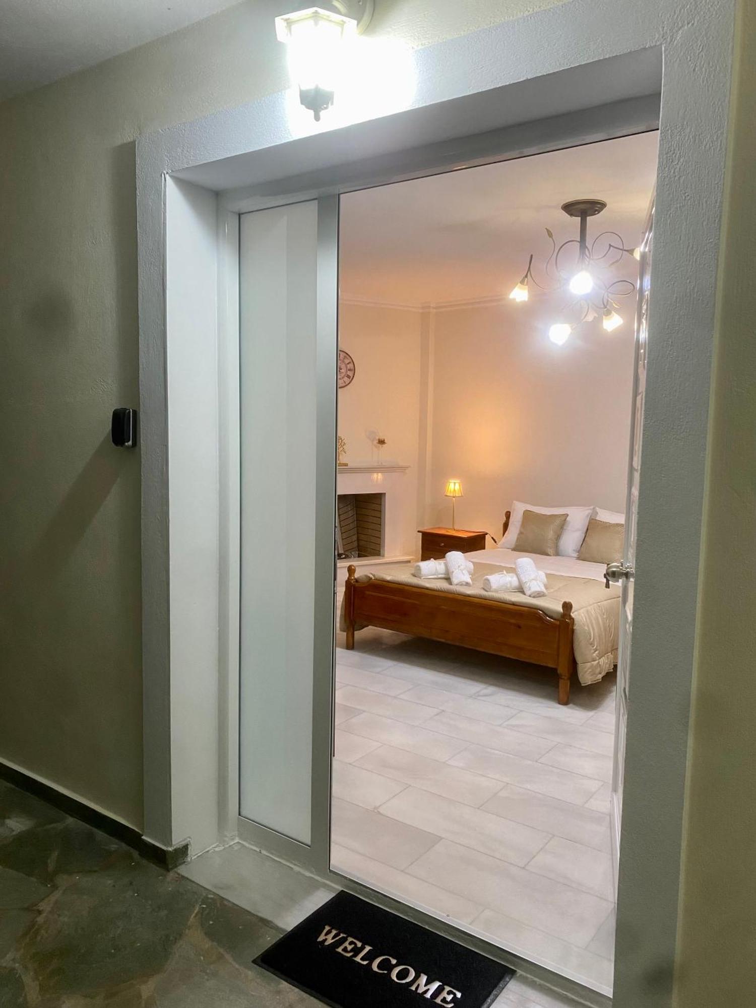 Nikos Apartment สปาตา ภายนอก รูปภาพ