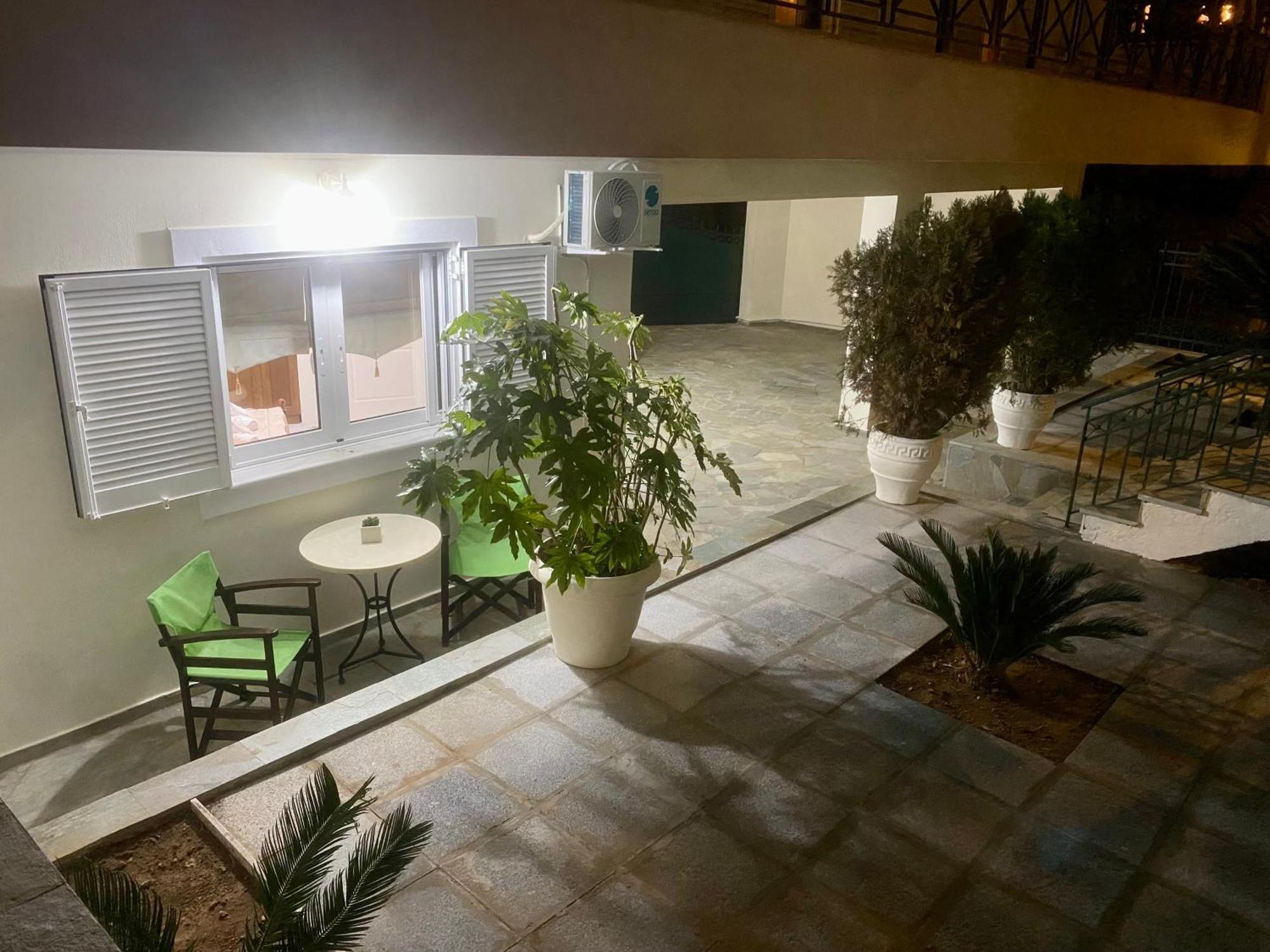 Nikos Apartment สปาตา ภายนอก รูปภาพ